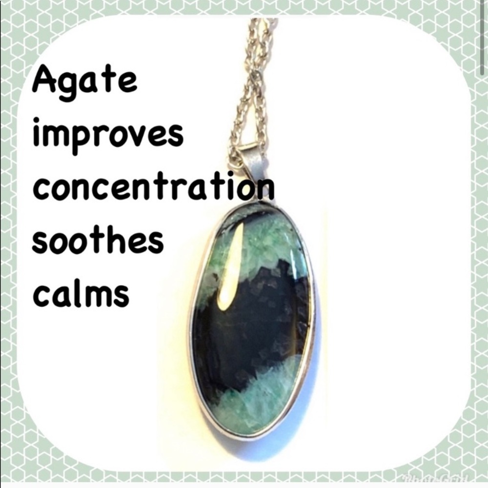 Agate Pendant Necklace